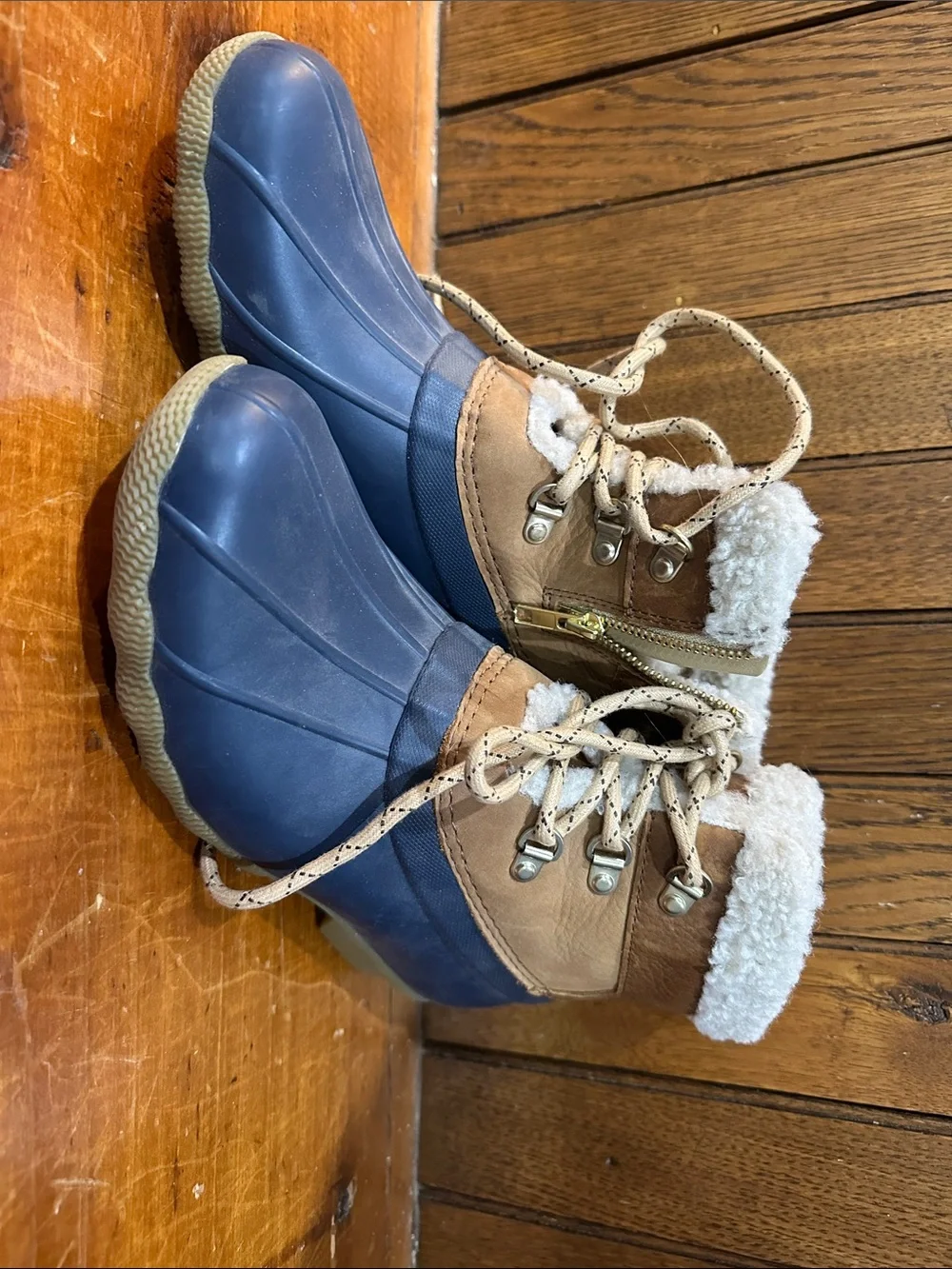 Sperry Navy and Tan Faux-Shearling Lace-Up Winter Boots